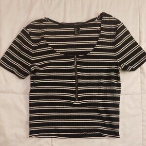 Women's Forever 21 Striped Knit Black Top Size L Large White Stripe Shirt Zip